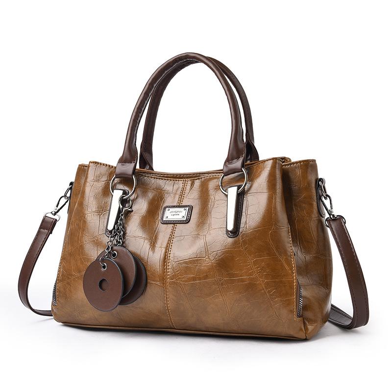 Retro European and American Style Women's Bag, Large Capacity, Soft Leather, Color-blocked, Handbag, Crossbody Bag, Commuter Bag.