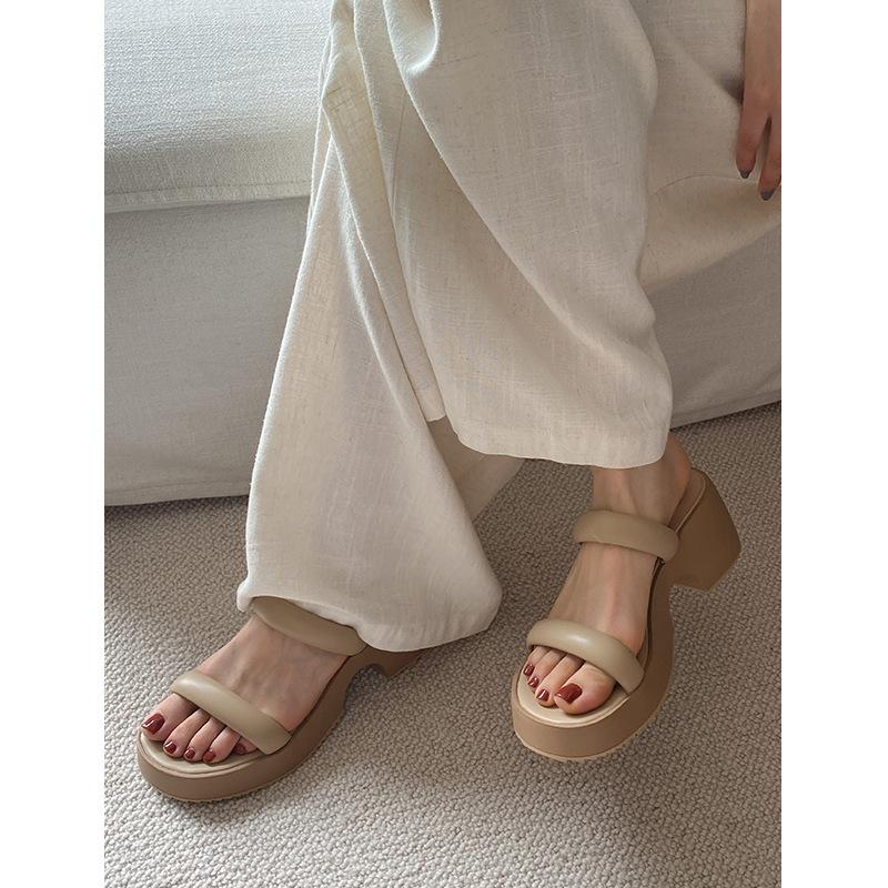 

One word with retro thick-soled heightening cool slippers for women to wear 2025 summer new open-toed sandals 35