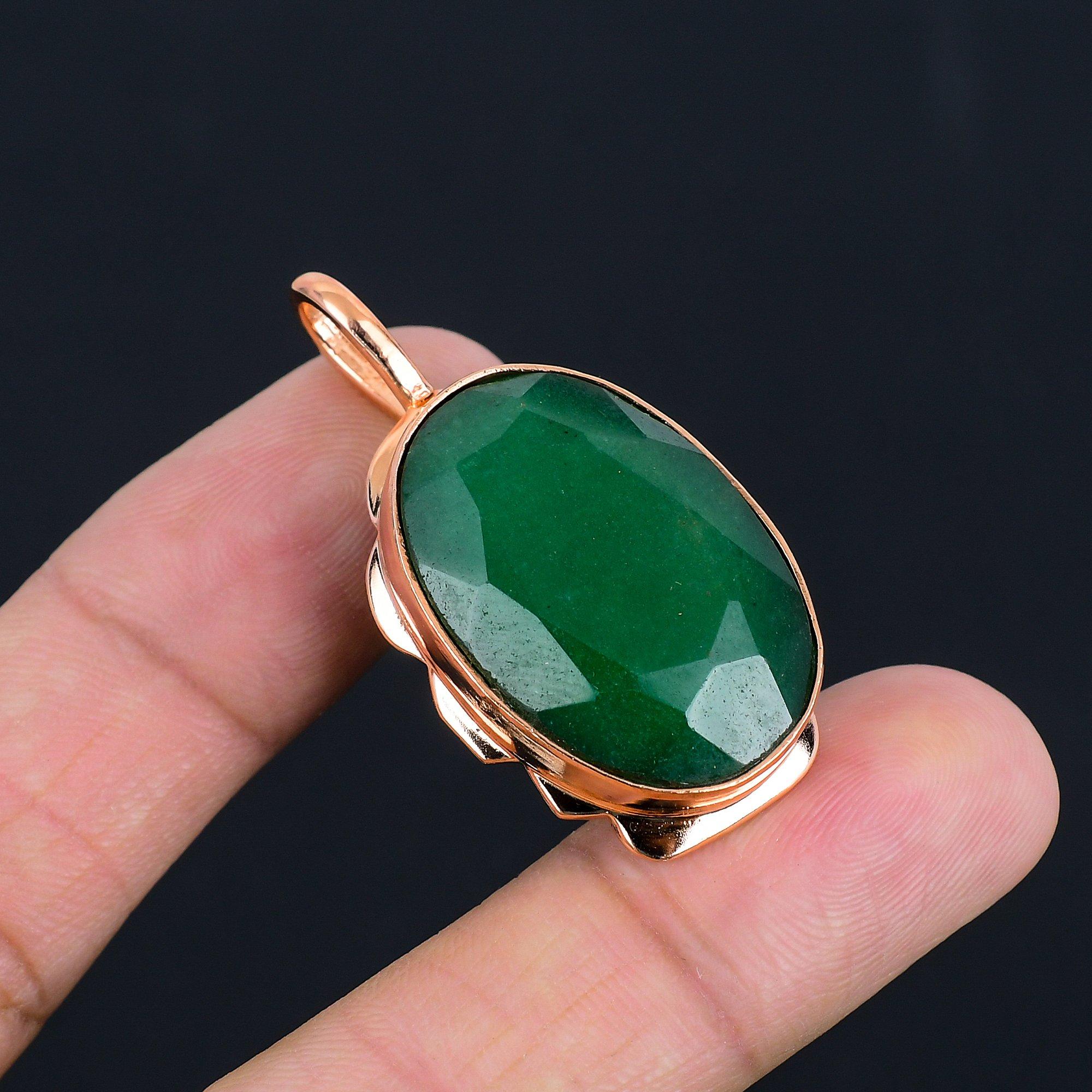 

Медная ювелирная подвеска ручной работы с изумрудным драгоценным камнем, созданная в лаборатории для сестры 1.85 Inches зелёный