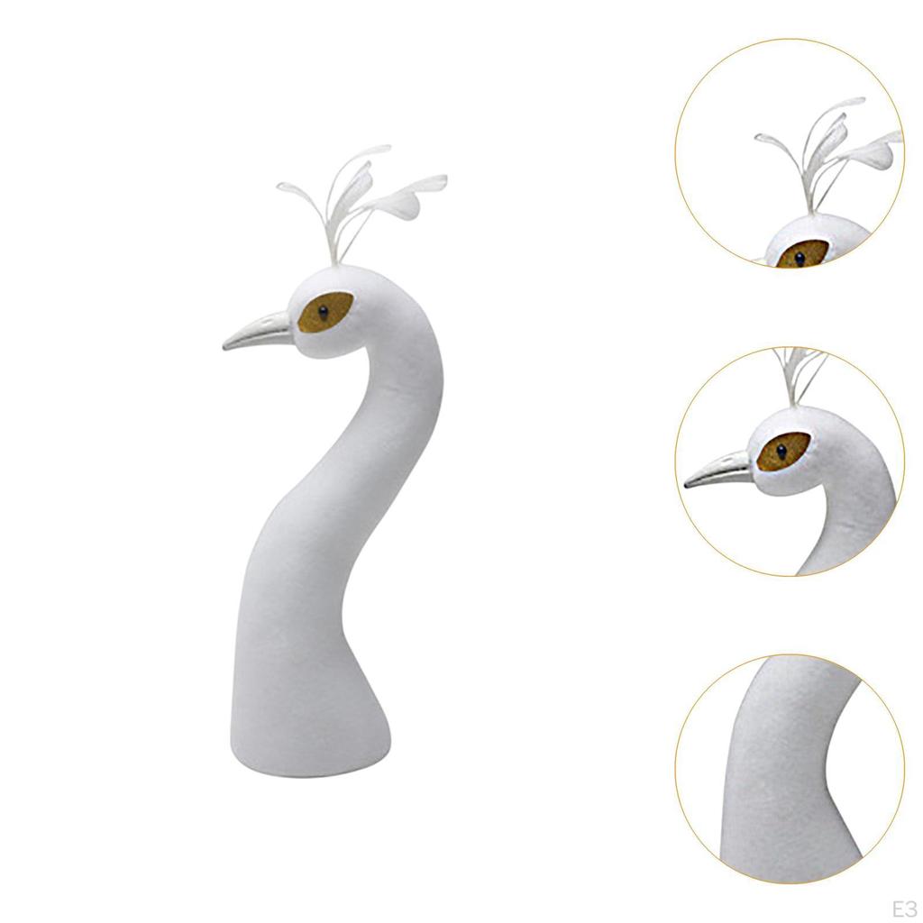 Dekorativer Pfauenkopf mit Blumendesign für besondere Anlässe