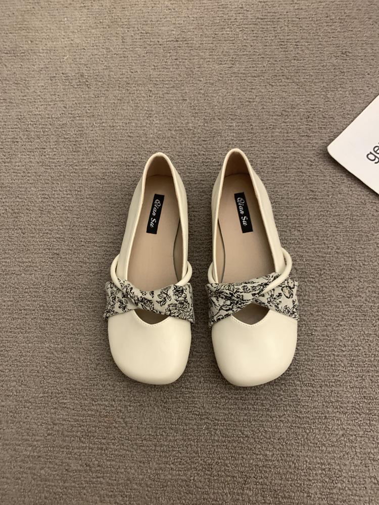 Retro Versatile Round Head One Pedal Mary Jane Small Leather Shoes Women'S Shoes Are Not Tired Of Commuting Grandma Shoes Flat Single Shoes