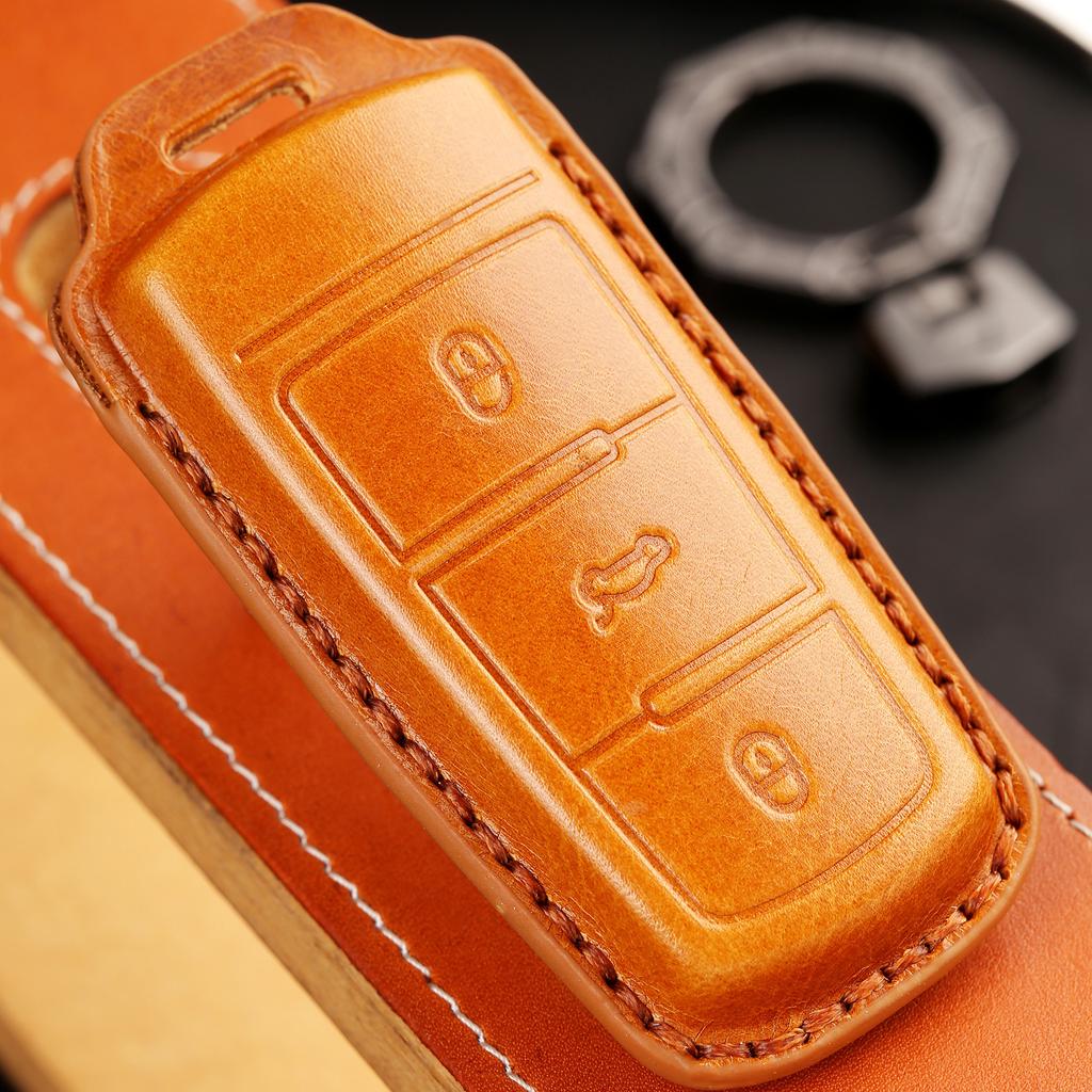 Applicable to Volkswagen 2016 Maiteng B7 key bag 18 CC15 old CC special leather car key cover