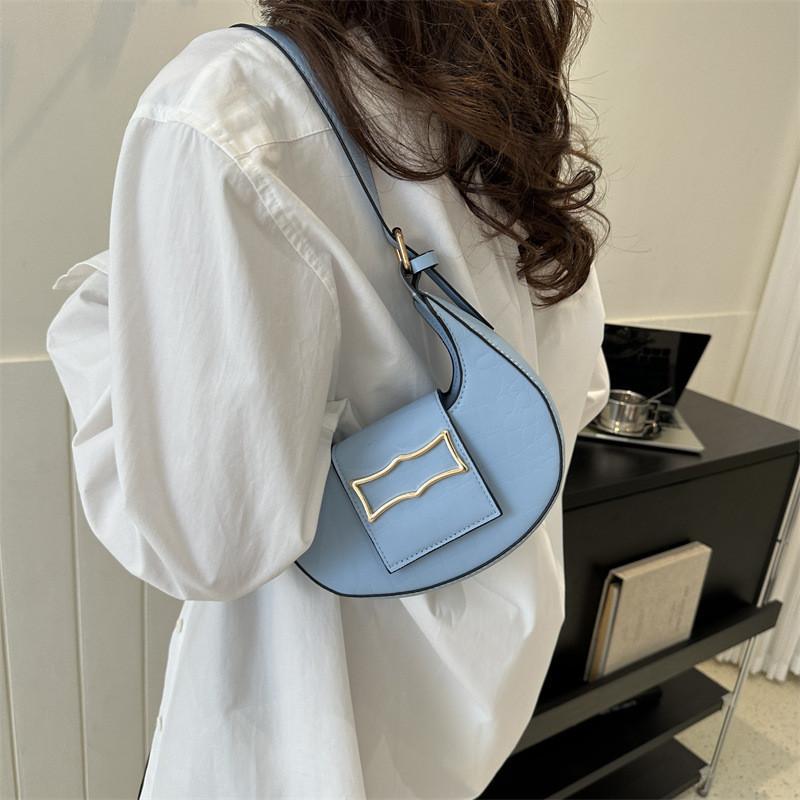 Fashionable Street Style Pu Leather Handbag Medium Crescent Bag With Zipper