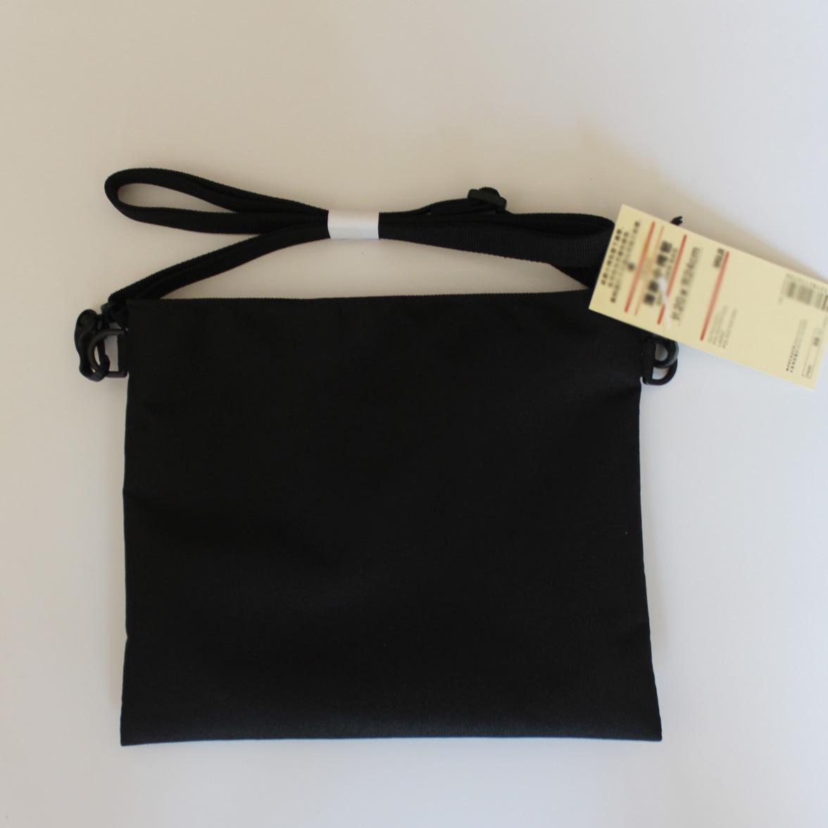 

Легкая водонепроницаемая сумка-мессенджер унисекс, однотонная с дополнительным принтом