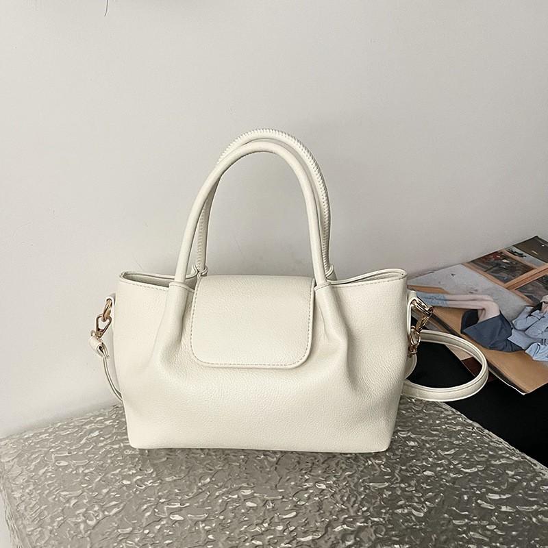 Large Capacity Vintage Casual Shoulder Bag With Texture Simple Fashionable Tote Daily Use