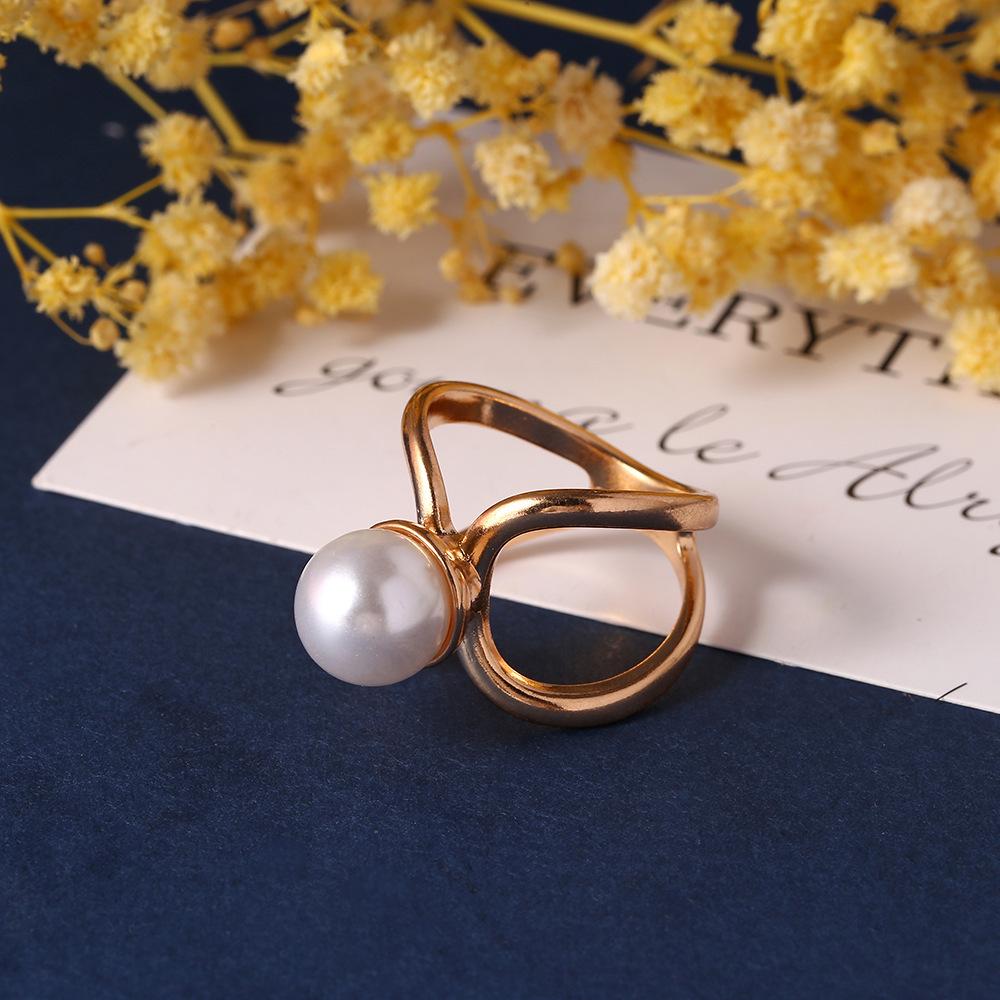 Korean Pearl Camellia Scarf and Shawl Buckle for Fashionable T-Shirts