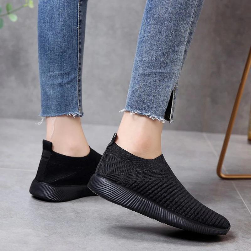 Fashion 2025 Breathable Mesh Platform Sneakers for Men Slip-on Soft Bottom Unisex Casual Shoes Super Light Comfort Couple Sports Shoes