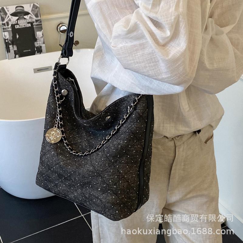 

Модная сумка-цепочка ромбовидной формы большой вместимости женская 2025 лето новая студенческая сумка для учебы, сумка-тоут под мышкой синий