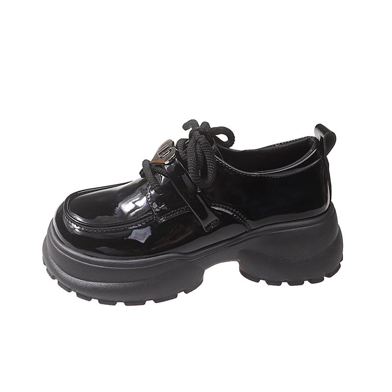 

Модная женская обувь в британском стиле с круглым носком, осенние клоги на платформе, оксфорды, женская обувь, лоферы с мехом, лаковые балетки C 35 чёрный