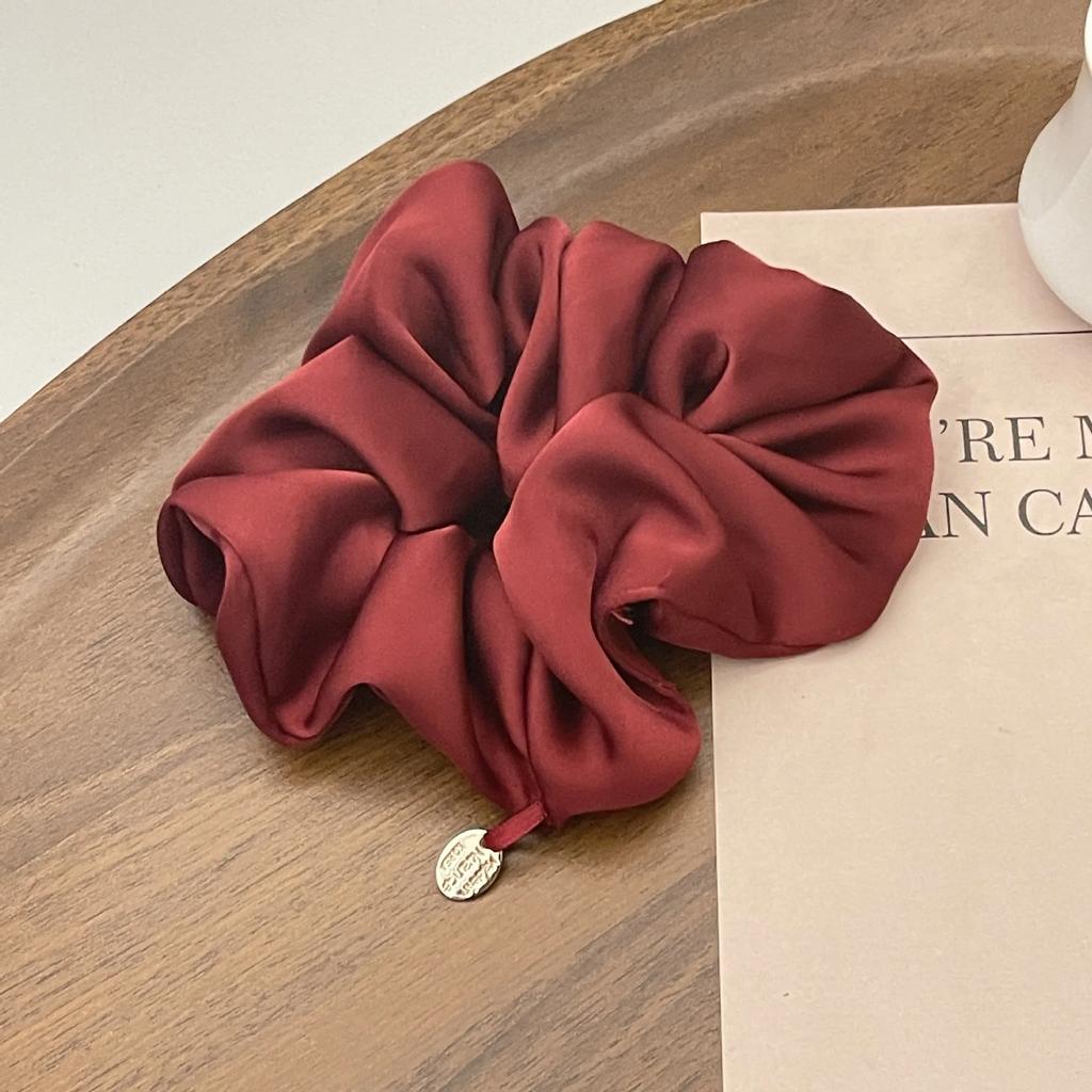 Satin Silk Hårscrunchies Svarta Hårband för Flickor och Kvinnor Scrunchie Enfärgad Håraccessoarer Scrunch Hårklämmor Ny