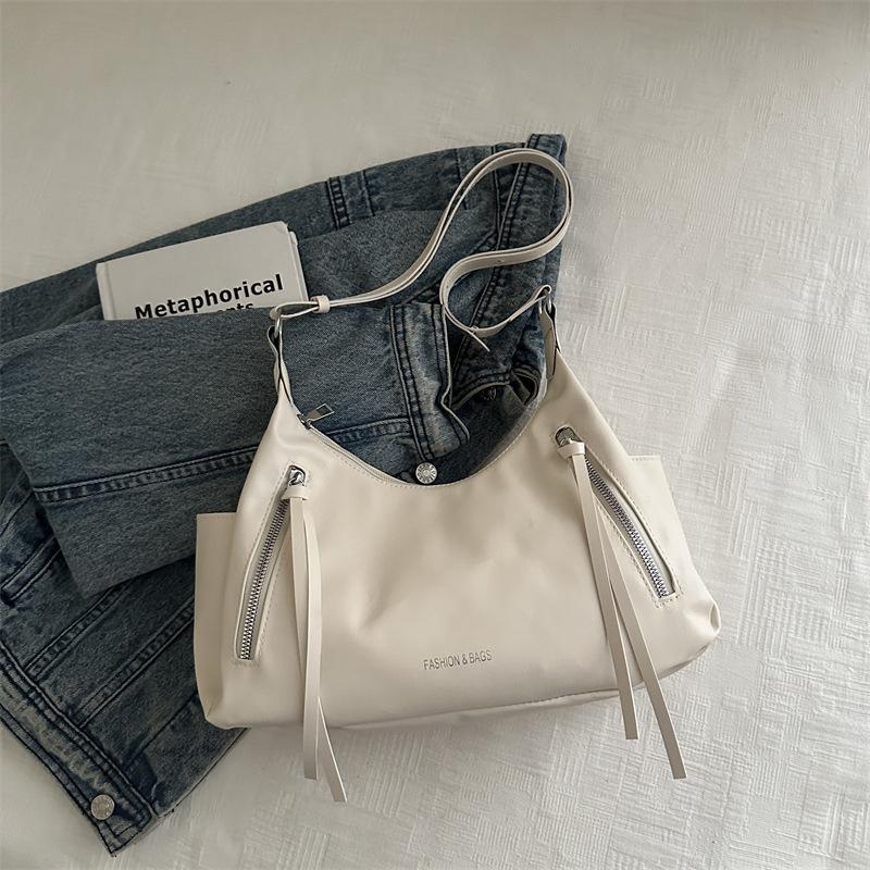 

Large capacity underarm bag women s new fashion messenger women s bag texture fashionable commuter shoulder tote bag tide