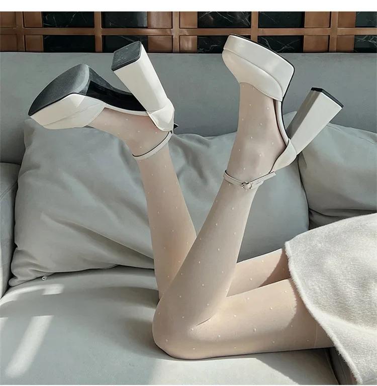 Móda Outdoor Dámské Boty Platforma Jednobarevné Novinka 2024 Horký výprodej léto Přezka s mělkými ústy Kulaté 9 cm vysoké podpatky Boty pro ženy