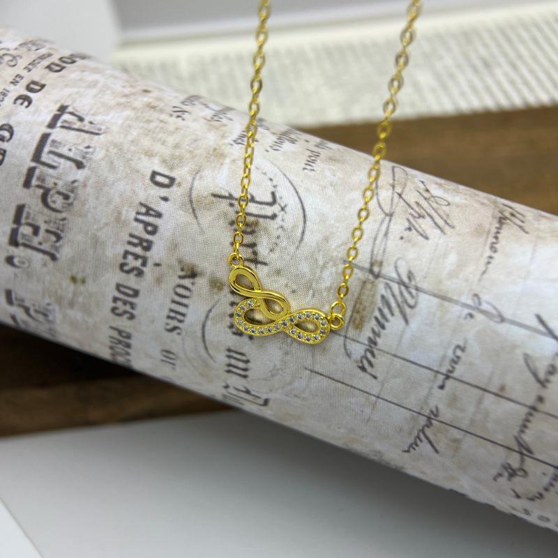 Xiaohongshu Lucky 8 Heart Necklace - Elegant Women's Pendant Clavicle Chain