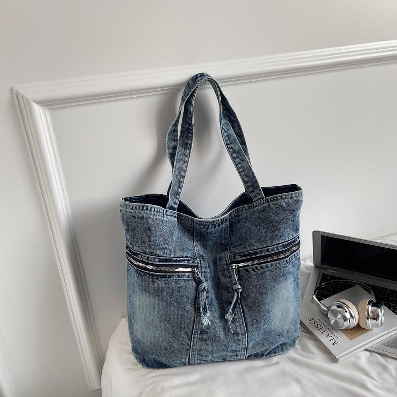Vintage American denim canvas bag women's large capacity shoulder bag casual student commuting to class versatile tote bag