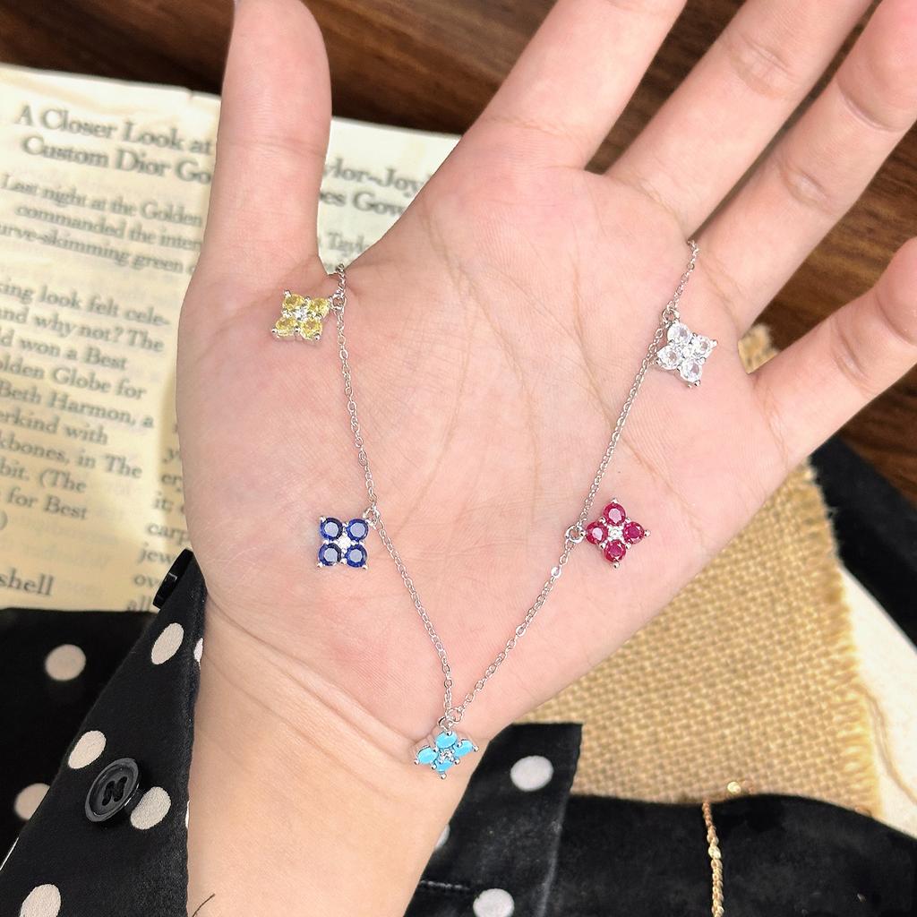Douyin live stream supply, dopamine colored diamond four-leaf flower bracelet, summer small fresh and versatile bracelet jewelry.
