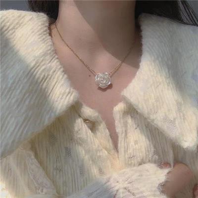 Cold Wind White Rose Pendant Necklace, Flower Simple Temperament Collarbone Chain Woman