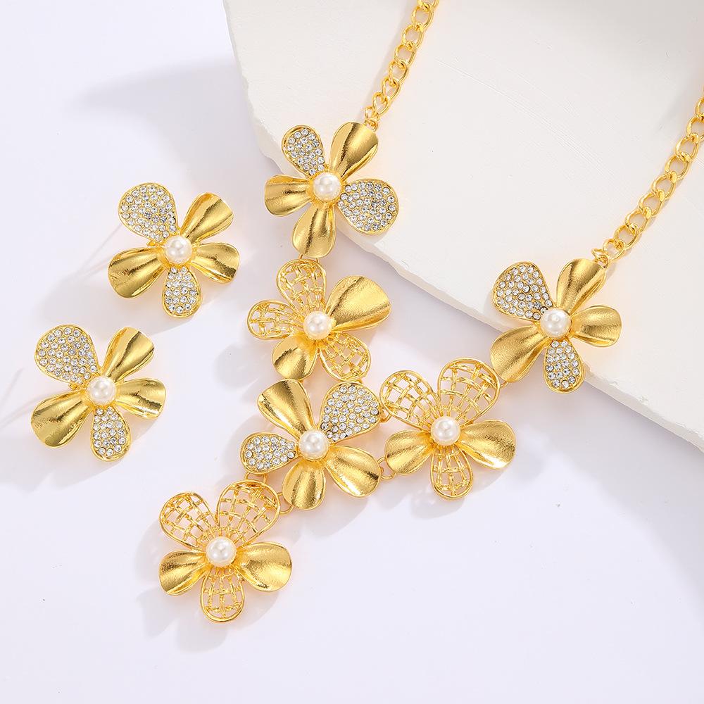 Exaggerated Design Floral Necklace Earring for Women Weddings Dinners Party Accessory