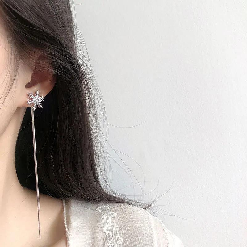 Elegant Long Tassel Earrings with Rhinestone Snowflakes, Wedding Party Christmas Gift for Women, Dangle Ear Studs Jewelry