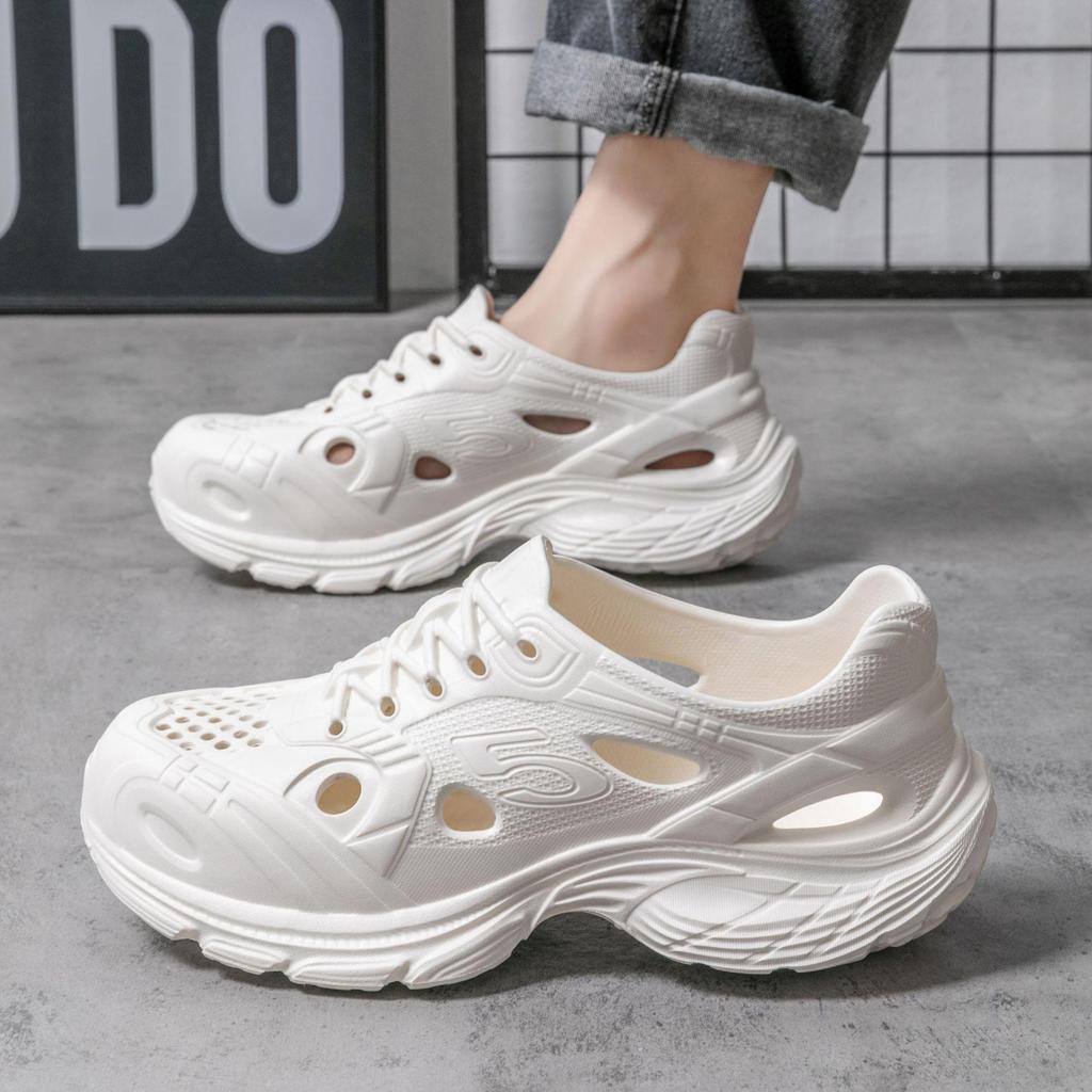 Men's Summer EVA Quick-Dry Non-Slip Closed-Toe Beach Sandals for Outdoor Sports and Camping