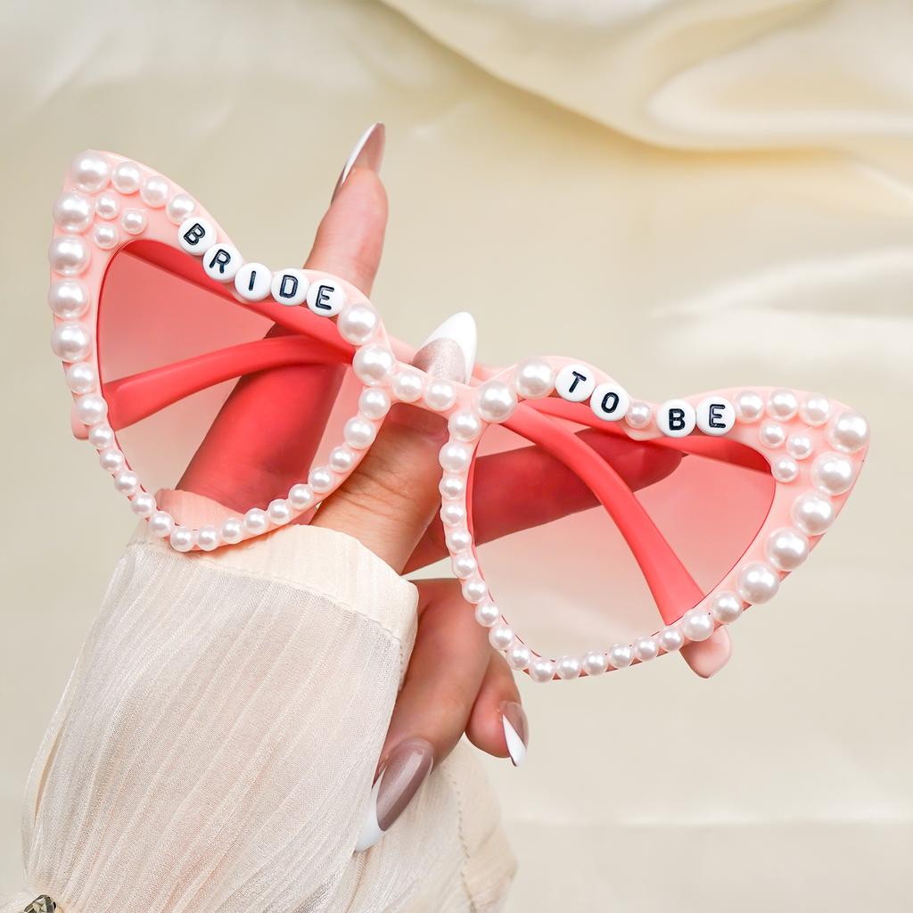 Bride To Be Heart Shaped Artificial Pearls Rhinestone Sunglasses - Photobooth Props for Wedding Decorations Party Favors