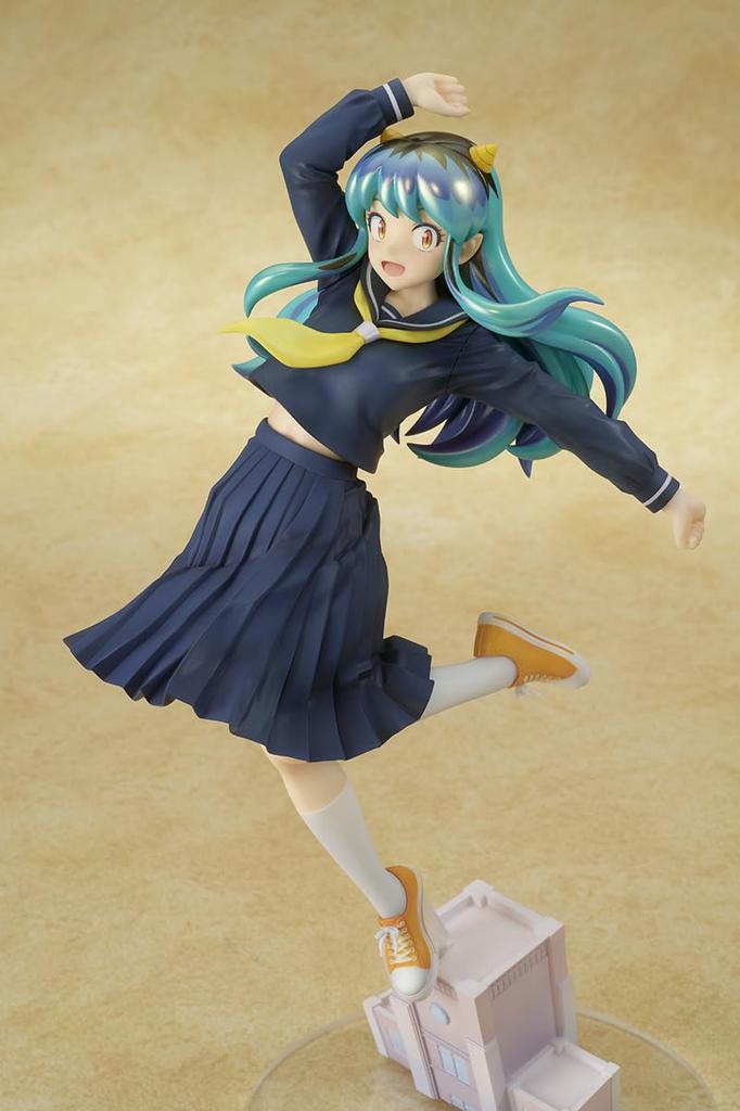 Ques Q Urusei Yatsura Lum Uniform Version Maßstab PVC Bemalte Komplettfigur 1/7