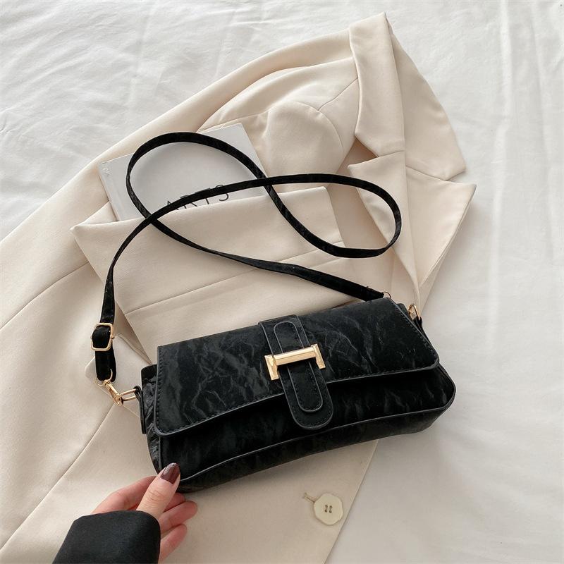 French Niche Design Bag Women's 2025 New Popular Versatile Messenger Bag High-end Single Shoulder Underarm Baguette Bag