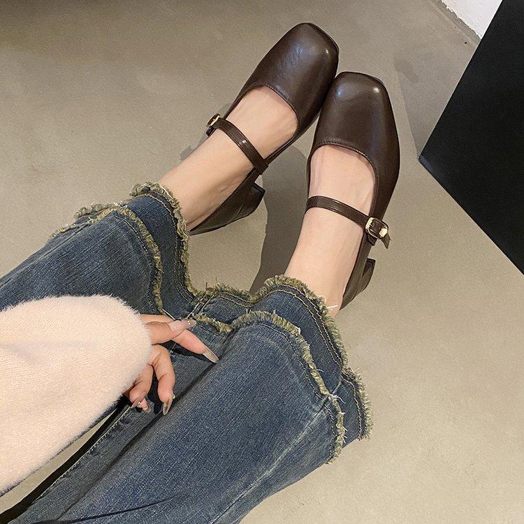 Small and comfortable feet, soft-soled Mary Jane shoes for women's 2025 autumn new retro coffee-colored one-pedal low-heeled square head single shoes
