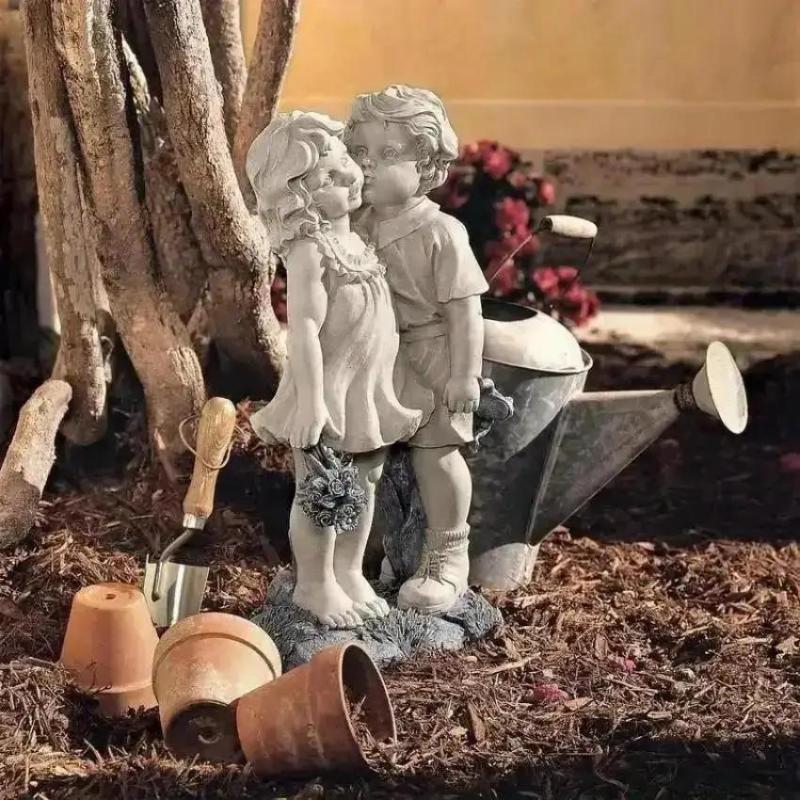 Boy And Girl Kiss Sculpture Creative Home Living Room Decoration Ornament Fairy Tale Garden Decoration Doll Valentine's Day Gift