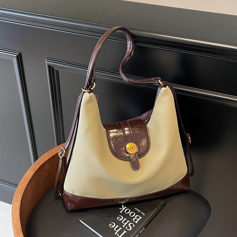 Retro Commuter Tote Bag Women's Large Capacity Autumn and Winter New Niche Design Shoulder Bag Backpack