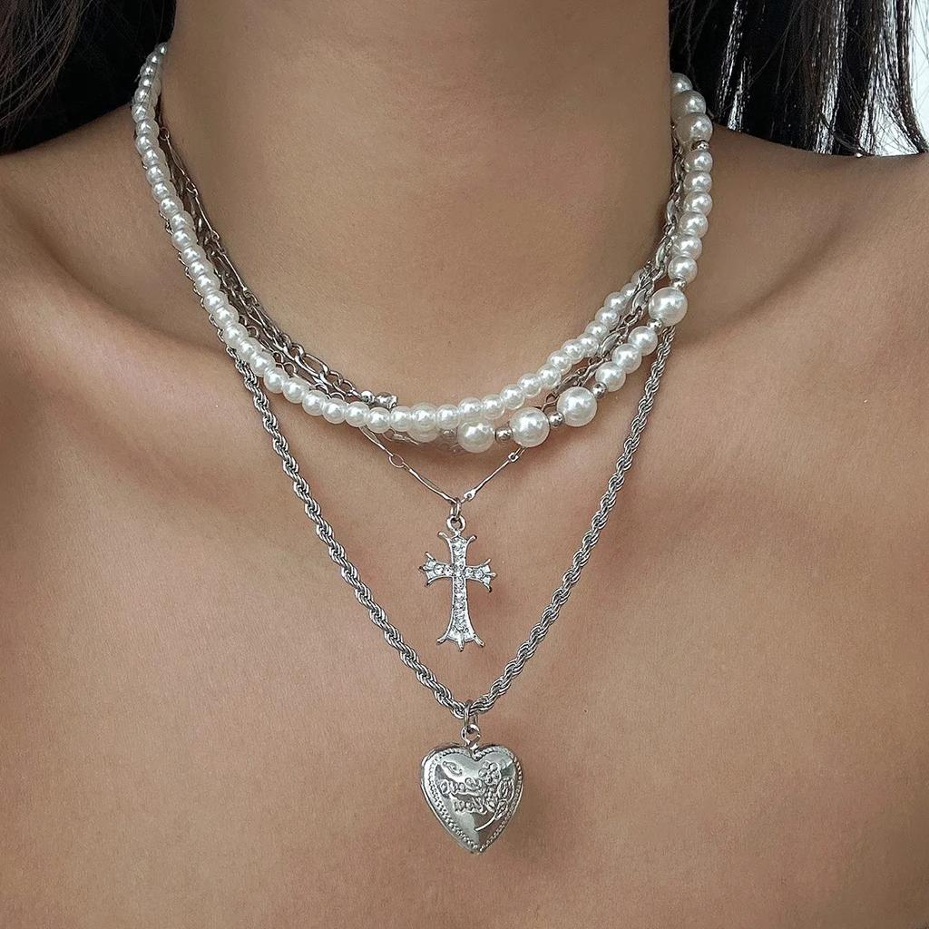 Stylish Pearl Beaded Clavicle Chain Women's Stainless Steel Necklace Piece Set Peach Heart Multi-layer Alloy Jewelry on the Neck