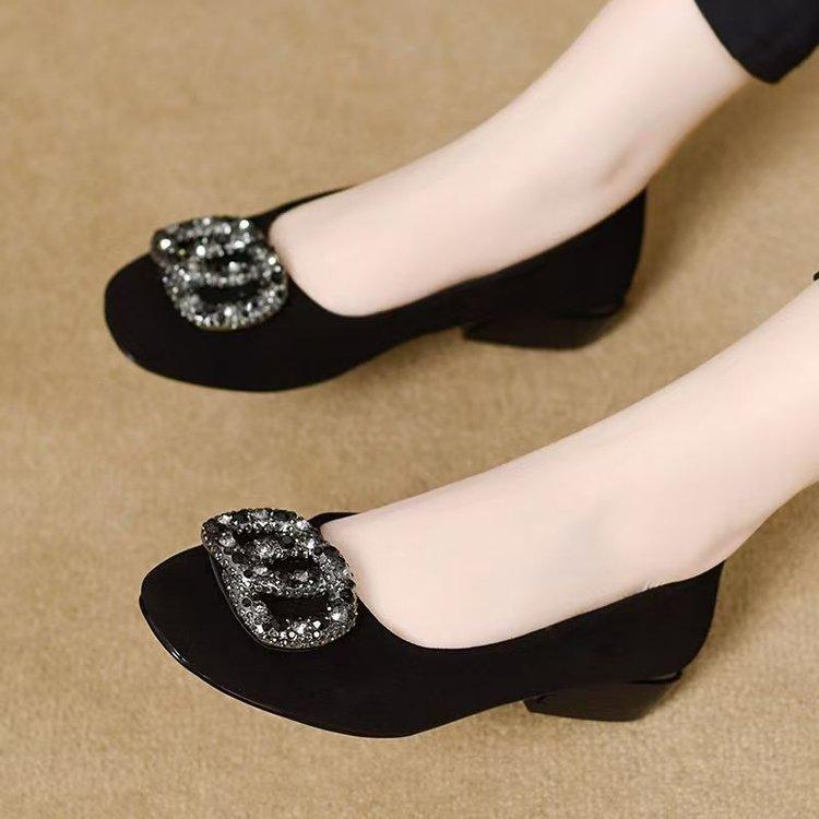 

Французские одинарные туфли женские 2025 осень новые со стразами квадратный носок с мелким вырезом темпераментные универсальные нескользящие на низком каблуке рабочие туфли женские туфли 41 чёрный