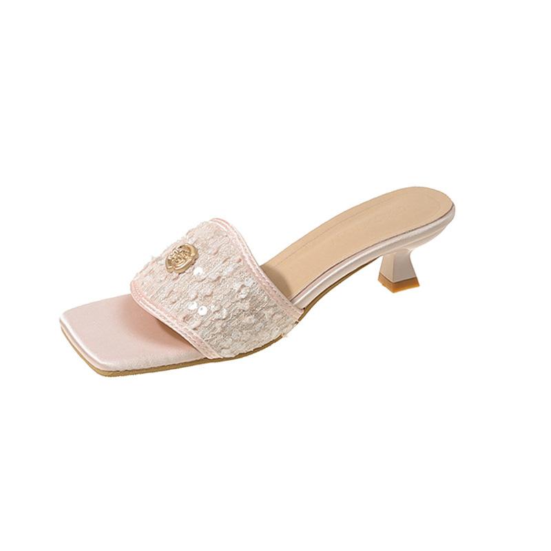 Cool slippers women wear gentle small fragrant wind 2025 word open toe summer new square head metal sequins cool slippers
