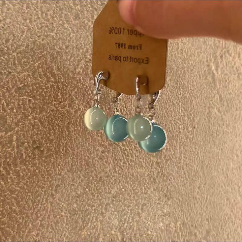 Fashion light luxury ice water-permeable fringed earrings female, simple temperament versatile earrings earrings