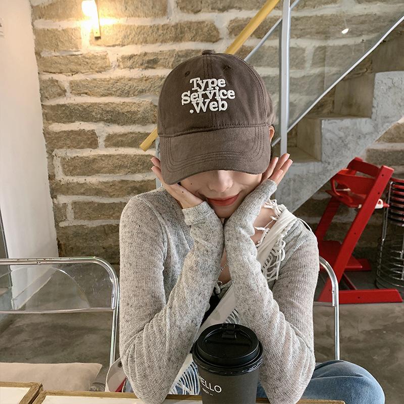 

Letter brown super white polished baseball cap women s soft top versatile face small pure cotton cap Adjustable темно-коричневого кольору