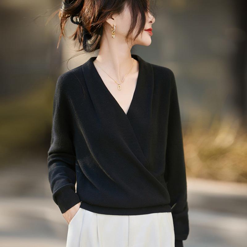 Elegant Women's Cross V-neck Wool Knit Sweater - Long-Sleeved 2026 Autumn/Winter Base Layer Fashion