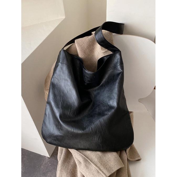 Ielgy Soft Leather Large Capacity Casual All-Match Magnetic Buckle Comfortable Shoulder Bag