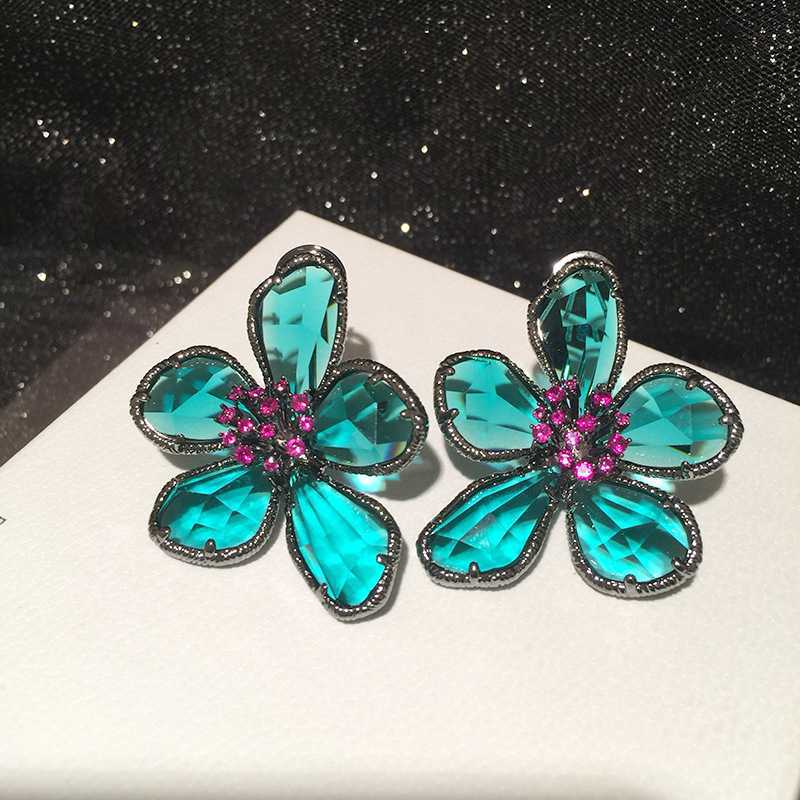 Light Luxury Flower Earrings Women'S Tide Earrings Korean Design Sense Retro Earrings