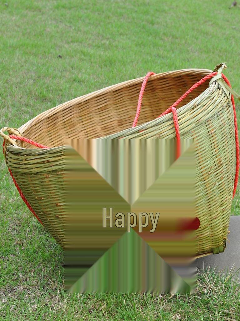 Zhuang Large Bamboo Woven Multi-Use Basket: Rice Washing, Grain Storage, Winnowing, Fruit Display, Event Decor