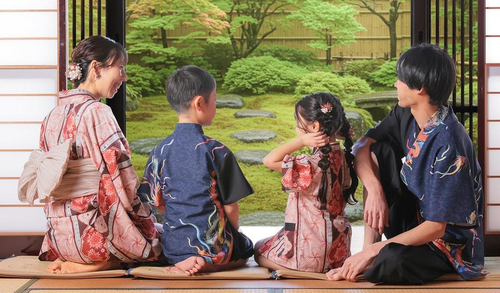 Unique Designs by Kutani Ware Artists Jinbei and Set Phoenix Designed by Daiki Yamazaki Kutani Kimono [KUTANI×KIMONO] Kids' (top Bottom) (2 Pieces)