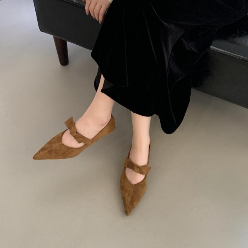 French Thick Heel Pointed Suede Mary Jane Shoes Women's 2025 Spring and Autumn New Evening Breeze with Skirt Low Heel Single Shoes Women's Shoes
