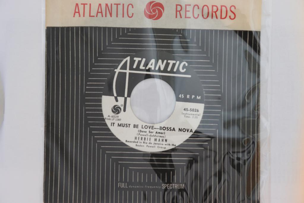 7inch Record HERBIE MANN - It Must Be Love - Bossa Nova  455026 Atlantic 1962 US Jazz Used