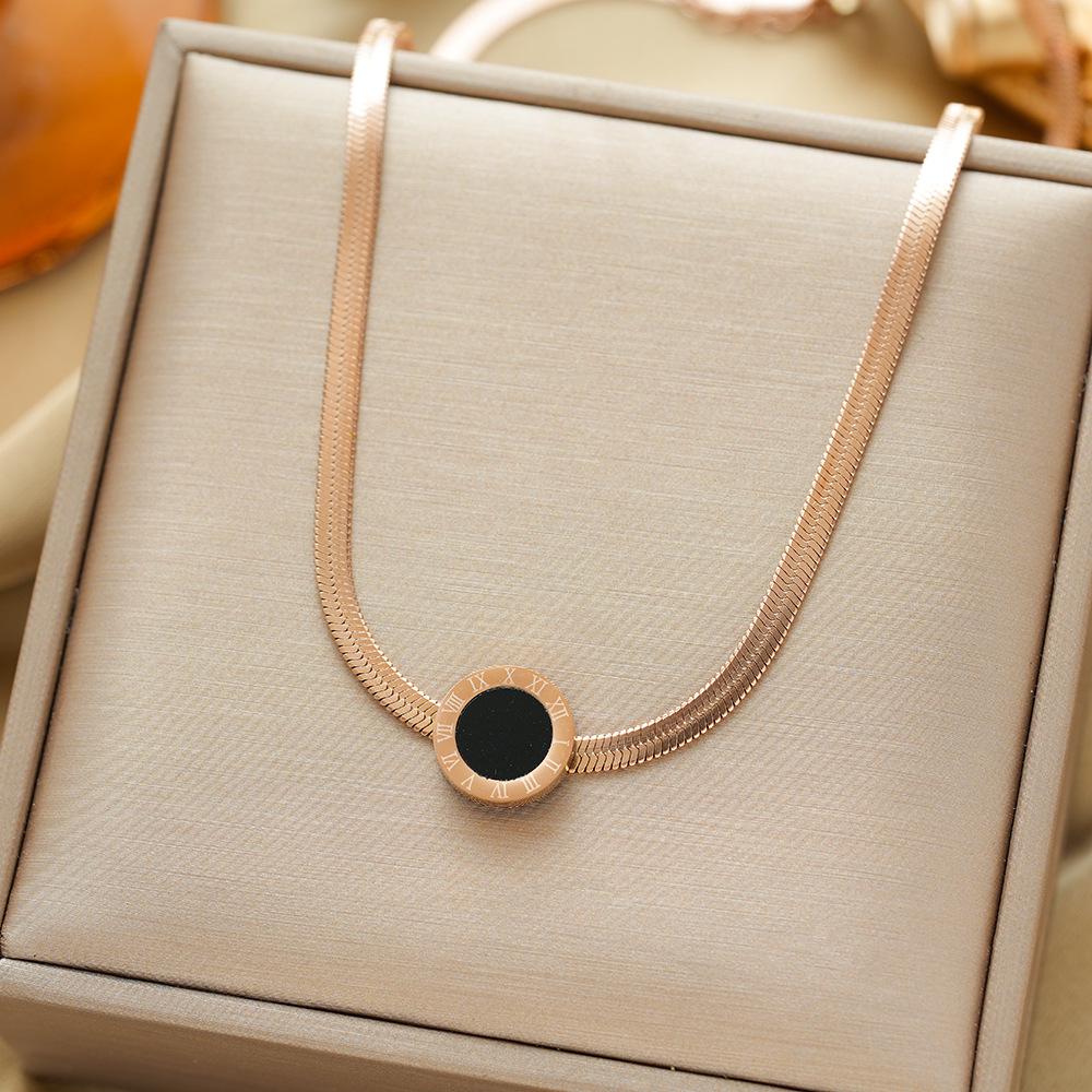 Exquisite 18K Gold-Plated Titanium Steel Necklace - Women's Clavicle Chain Jewelry, Fade-Resistant