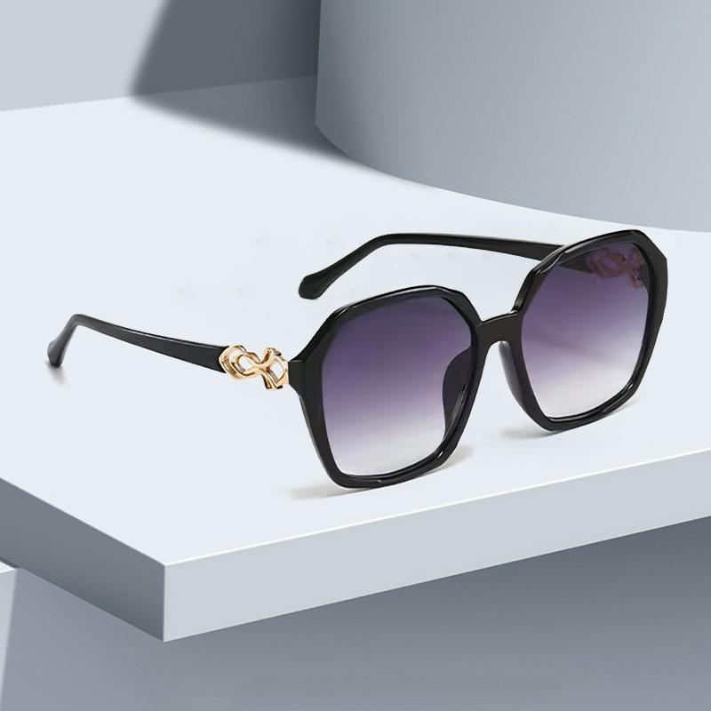 Vintage Sunglasses For Women Transparent Frame Gradient Color Glasses Large Frame And Personalized Charm Design Glasses Women