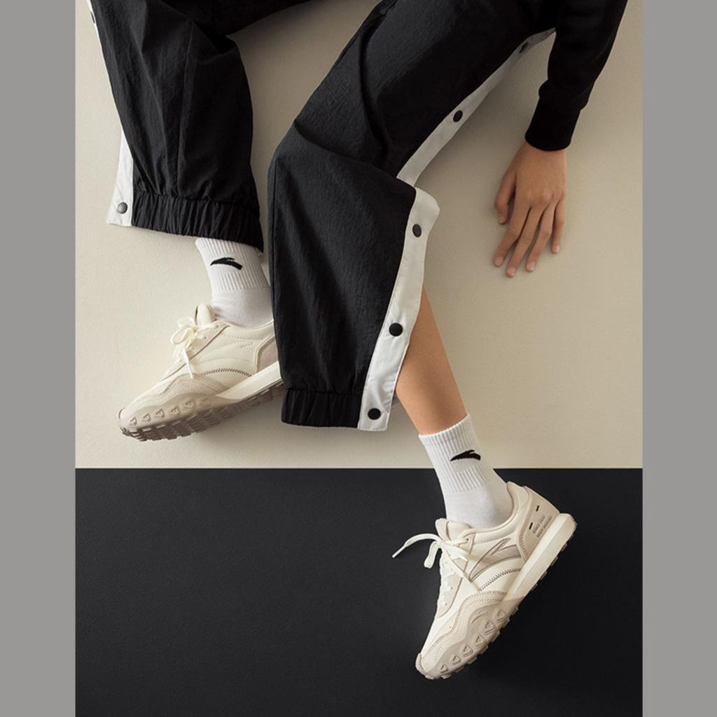 Anta Lightweight Comfortable Shock Absorbing Non-Slip Casual Shoes Men Shoes Gray White 112238857S-1