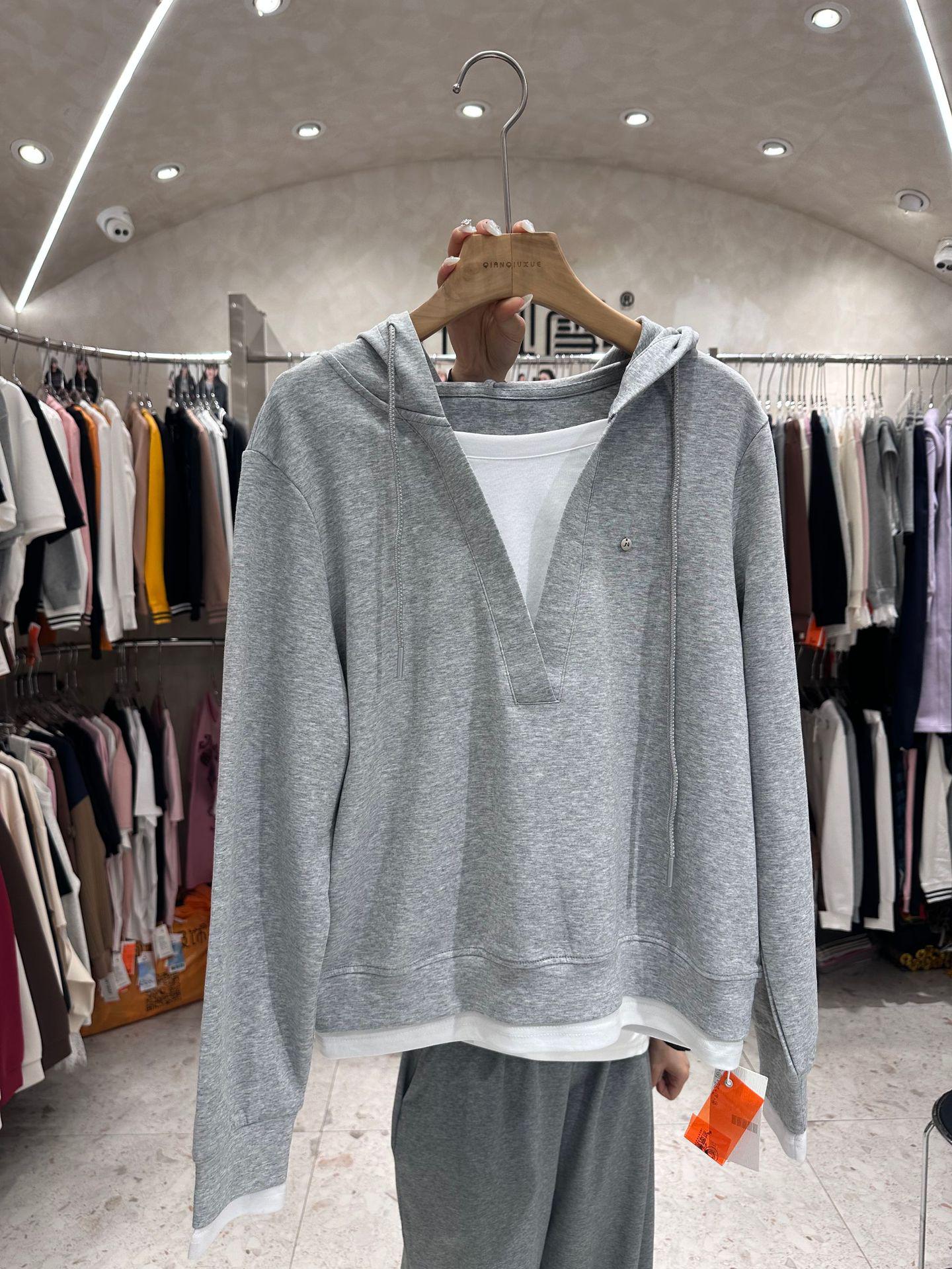 WANYE Women s Color Block Two-Piece Look Hoodie - Stylish Fall Casual Sweatshirt One Size
