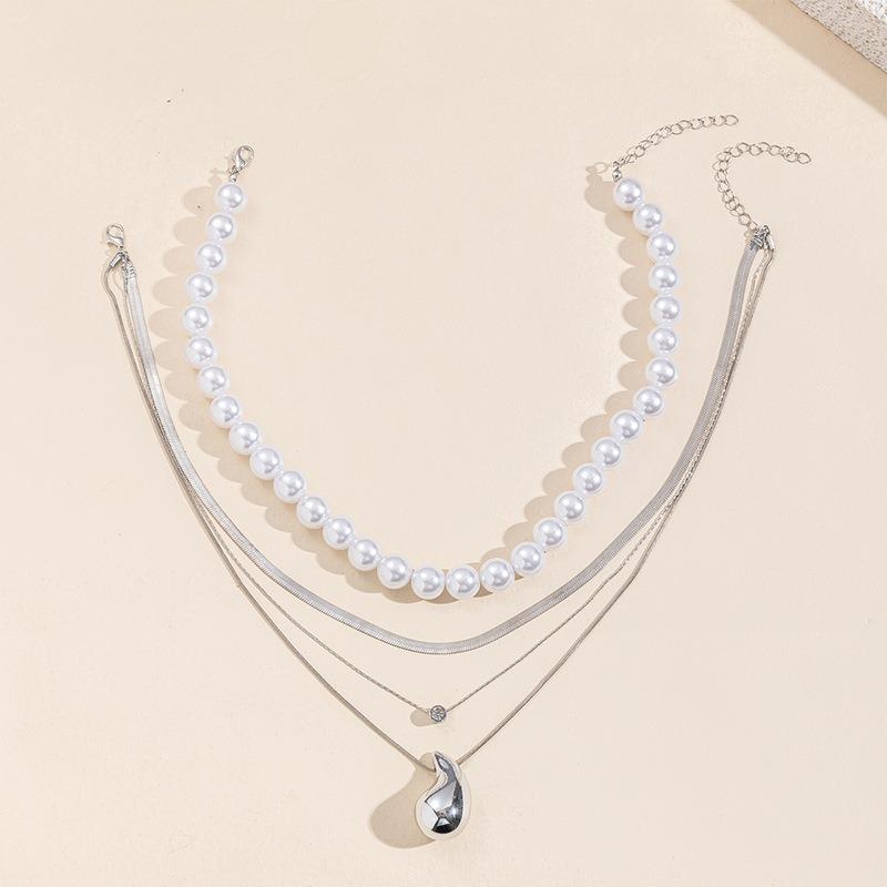 New Jewelry Exaggerated Pearl Stacked Necklace Personalized Irregular Alloy Diamond Pendant Women