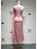 2026 Euro-Amerikanischer Stil Sexy Neckholder Satin Bodycon Kleid mit Rüschen