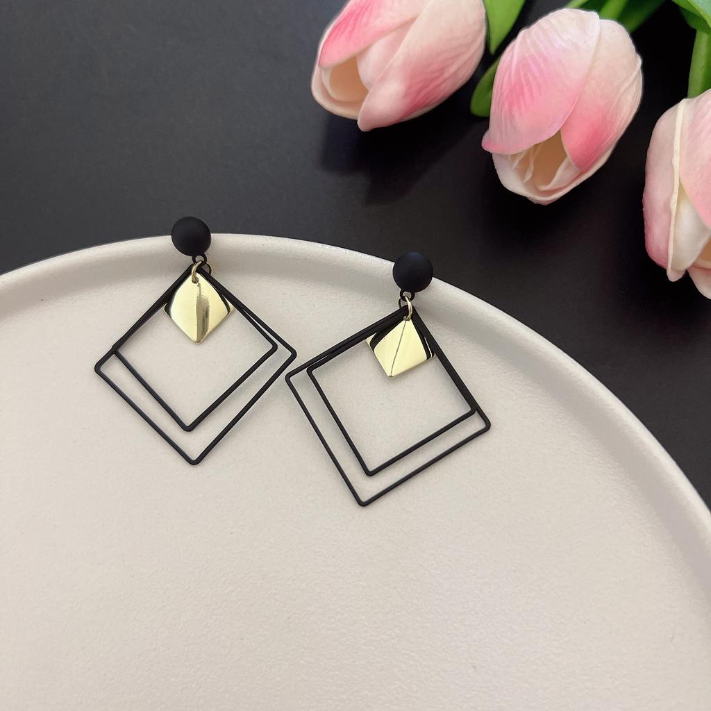 Jewelry Temperament Long Matte Pendant Earrings Korean Wild Sequins Geometric Earring Female Elegant Statement Earrings