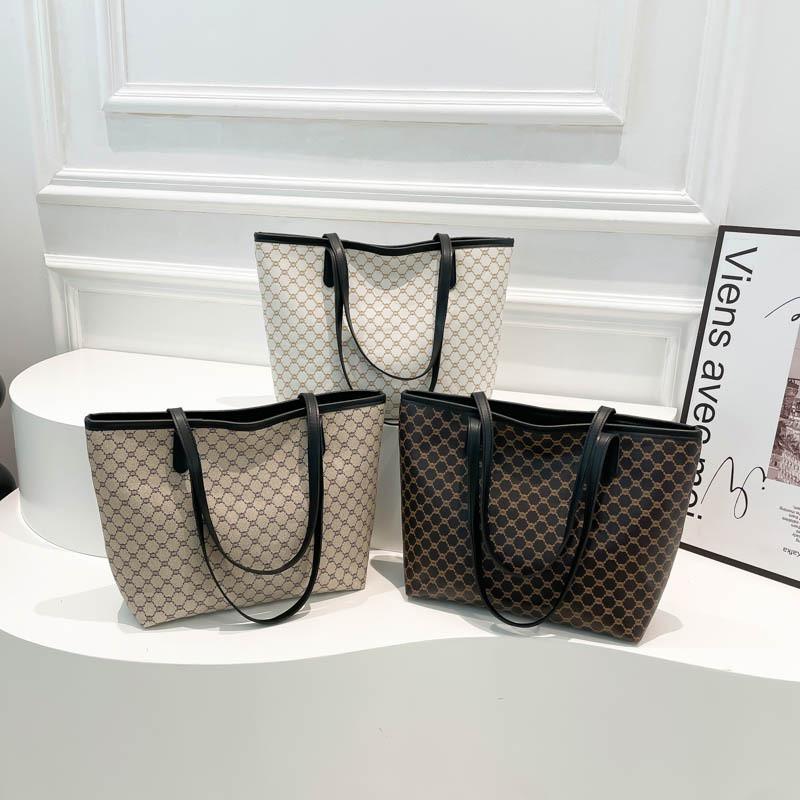 Stylish Elegant Plaid Tote Bag For Women Spacious Capacity Chic Shoulder Bag