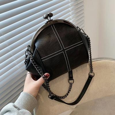 Retro Řetízkové Skořepinové Kabelky přes Rameno pro Ženy Ležérní Kožené Crossbody Kabelky Univerzální Klipové Otevírání Kabelka do Podpaží Módní Šití Kabelky